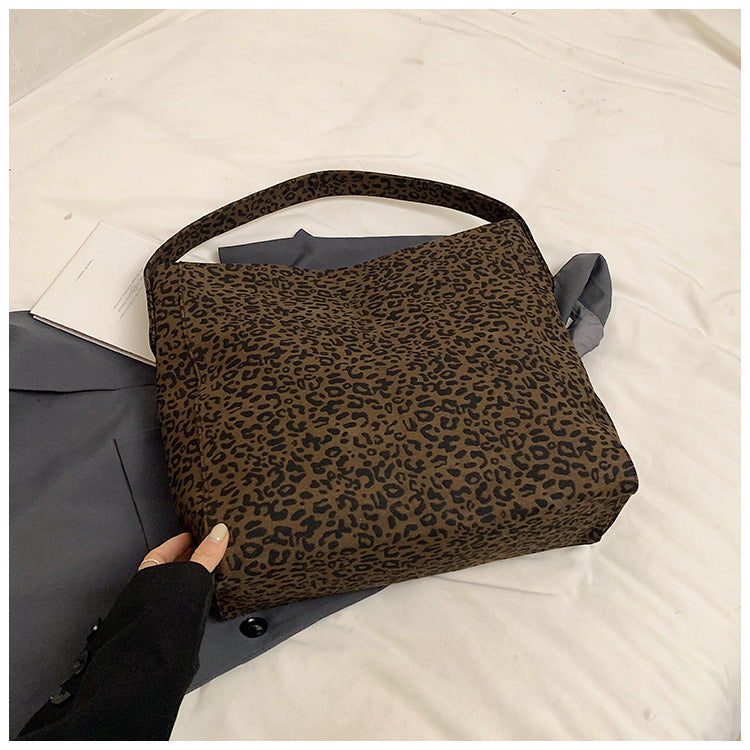 Sac cabas léopard - vue lifestyle